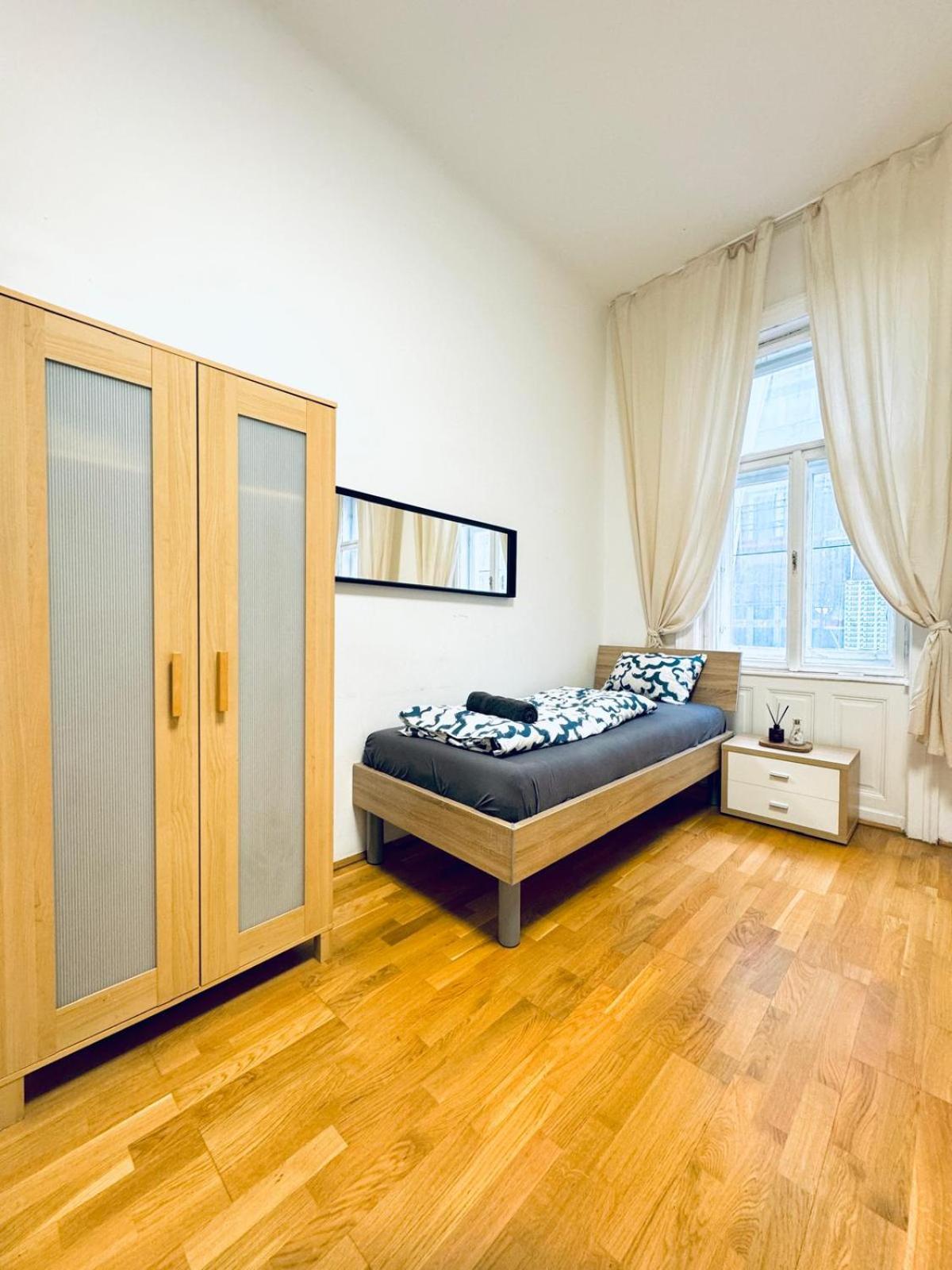 Appartamento Comfy 1br For 4, 10min Transport To Stadthalle *