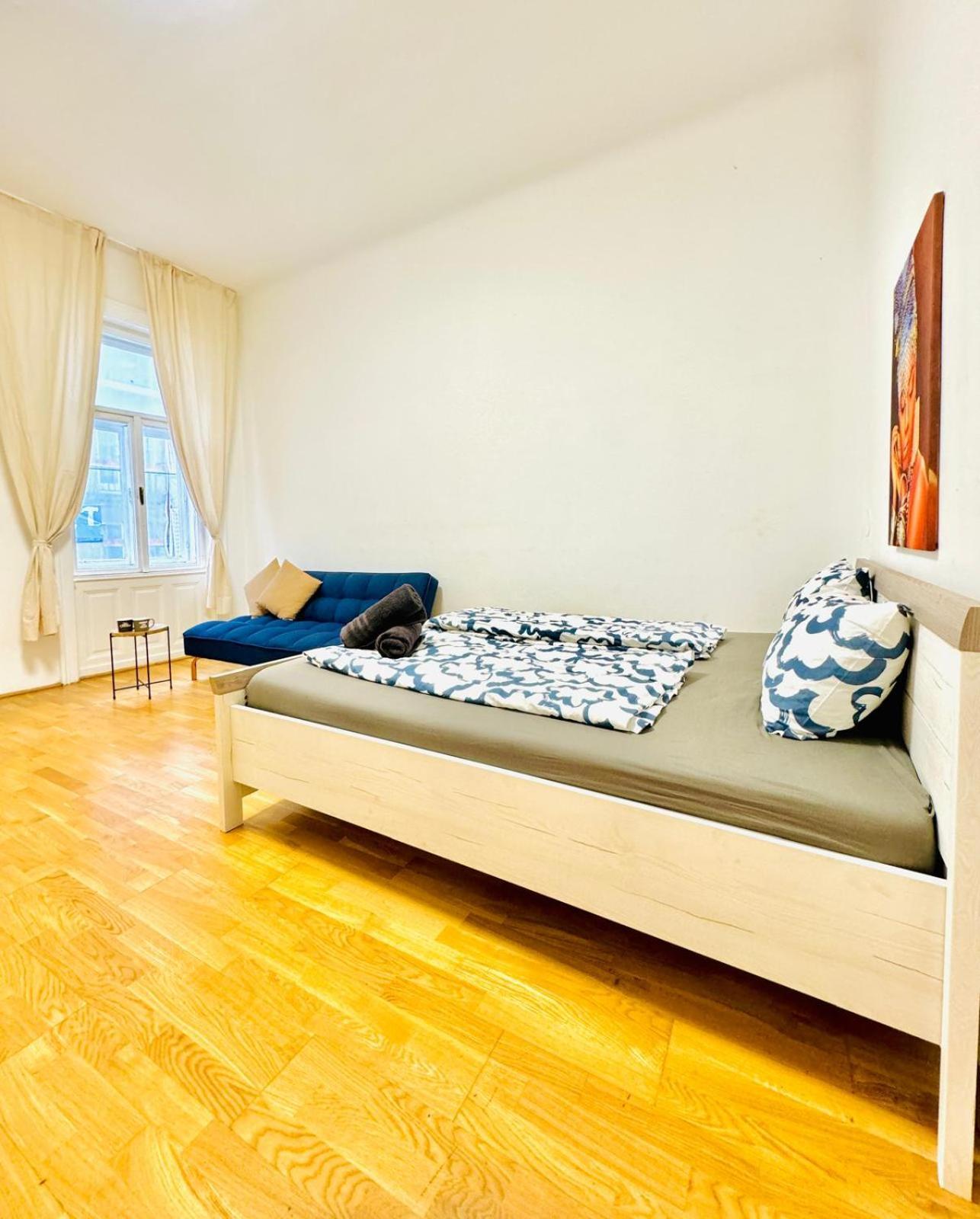 Comfy 1br For 4, 10min Transport To Stadthalle Appartamento *