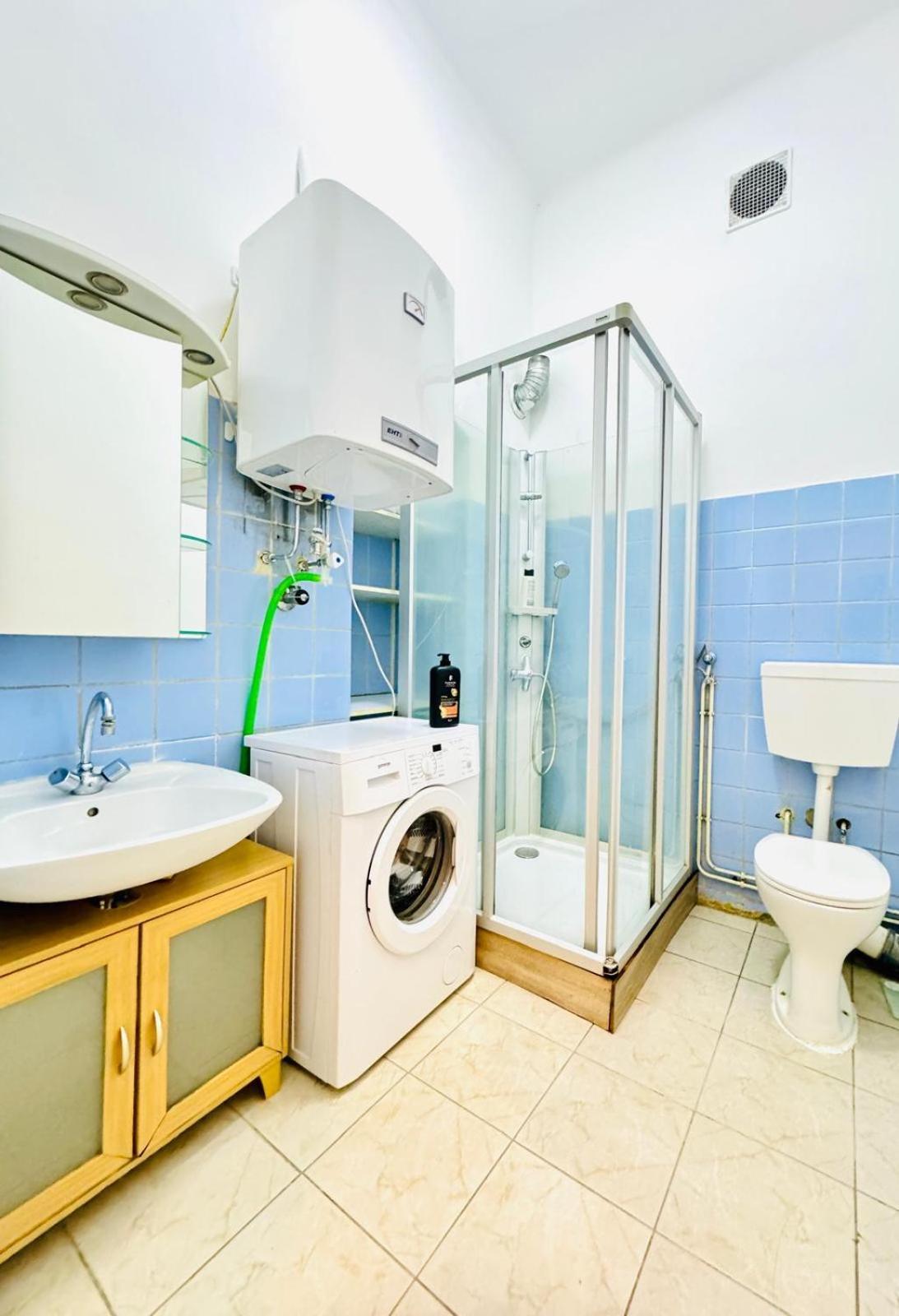 Apartment Comfy 1br For 4, 10min Transport To Stadthalle Wien